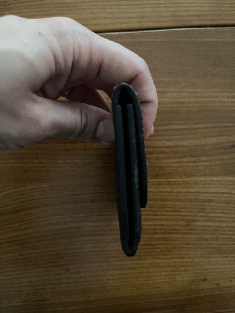 T.mbh ケース　シャーク　サメ革　スマートウォレット