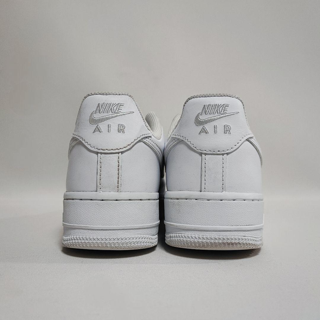靴 NIKE WMNS AIR FORCE 1 07 25.5