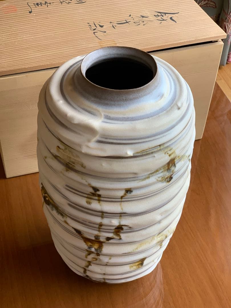 昭和レトロ未使用保管品 常滑 翠窯 陶芸大きな花瓶壺華道ベージュと茶の模様 貫入