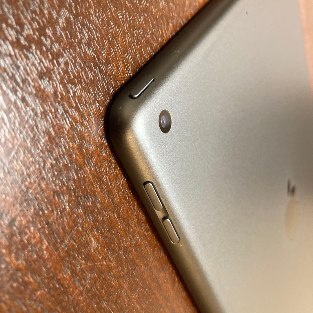 Apple iPad 第9世代 10.2インチ 本体　スペースグレー