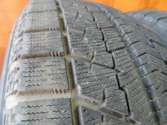 T635　205/60R16　ブリヂストン　スタッドレス2本　2019年製　シワ