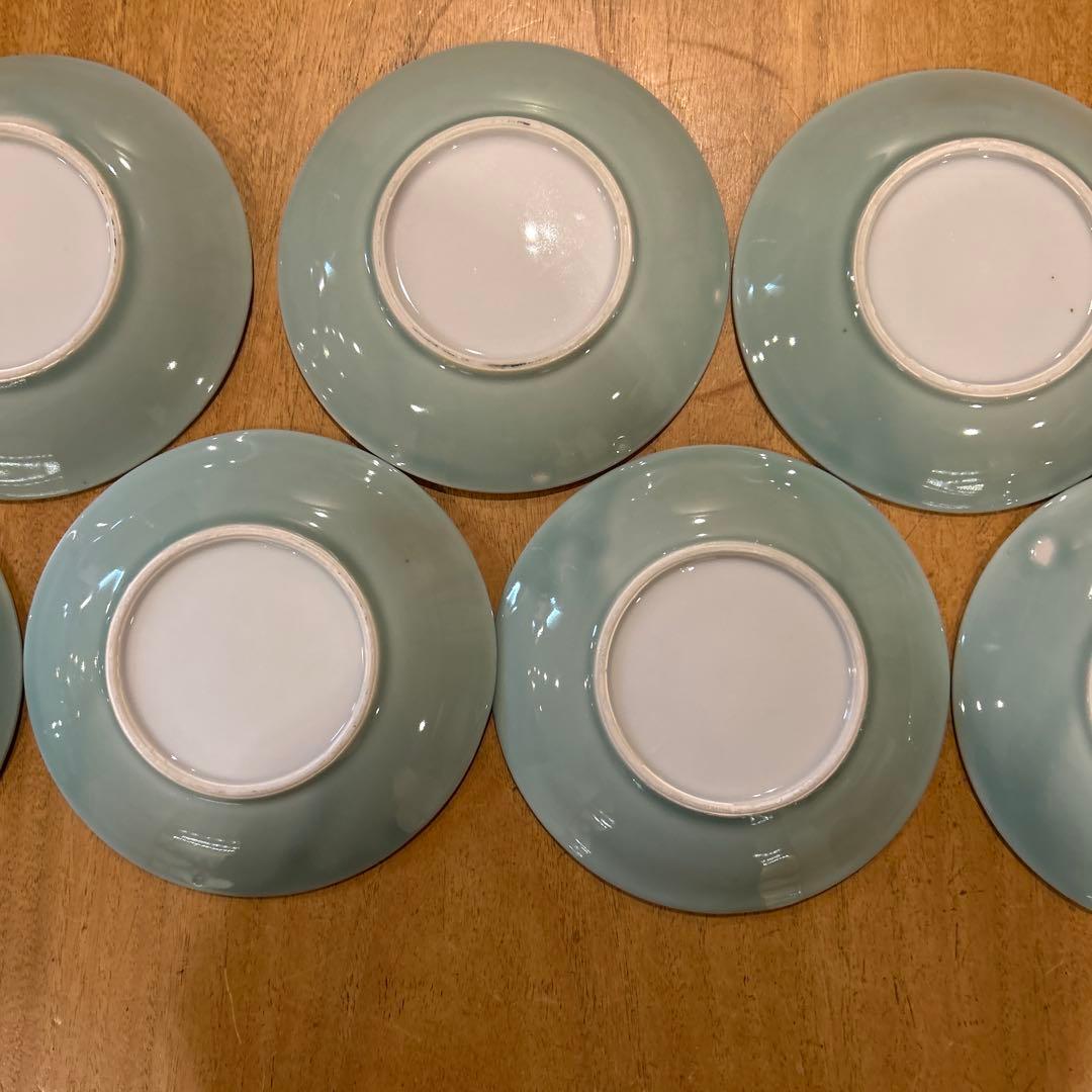 有田焼牡丹紋獅子陽刻皿 青白磁 平皿 小皿 獅子 和食器 骨董品 七枚