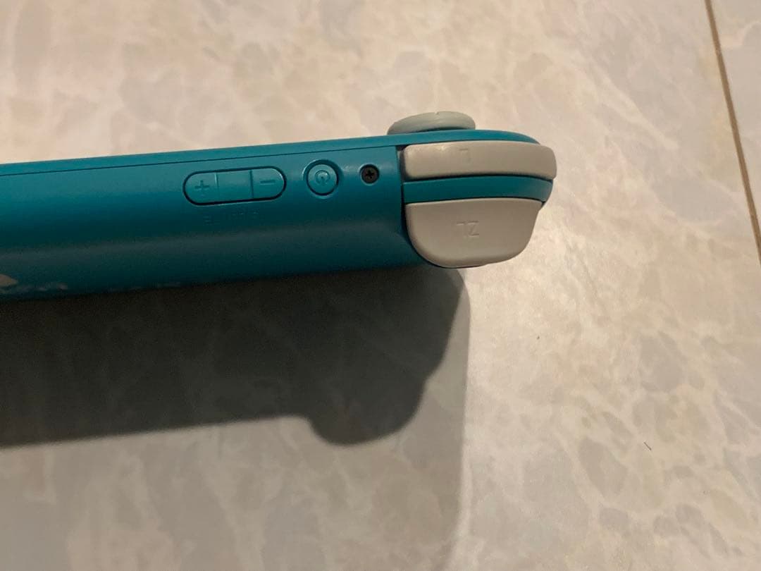 Switchライト　ターコイズ