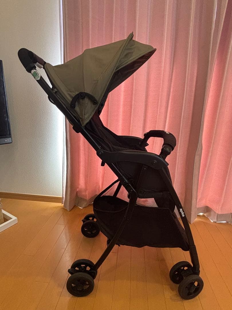 【美品】マジカルエアー B型ベビーカー　軽量　カーキ