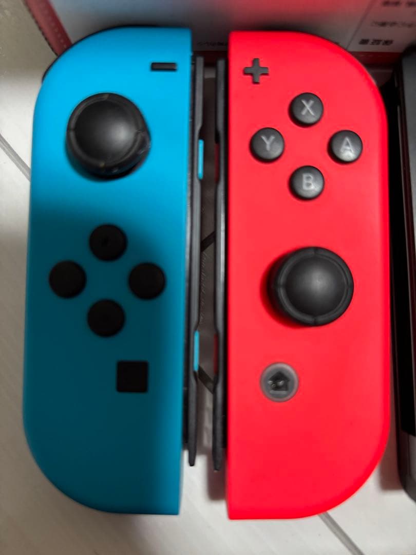 Nintendo switch 本体　任天堂　スイッチ　ネオン　ブルー　レッド