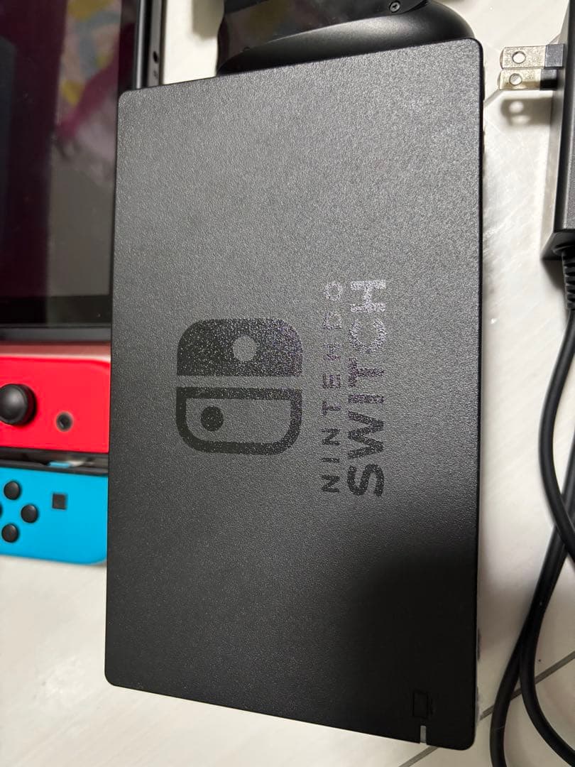 Nintendo switch 本体　任天堂　スイッチ　ネオン　ブルー　レッド