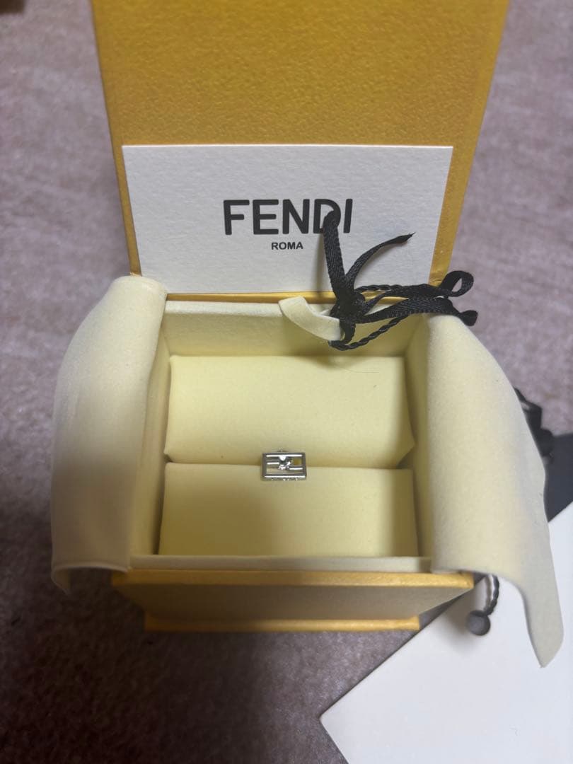 FENDI フェンディ バゲットピアス