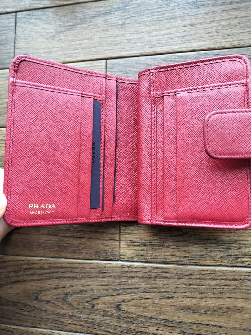 PRADA サフィアーノレザー 二つ折り財布 赤