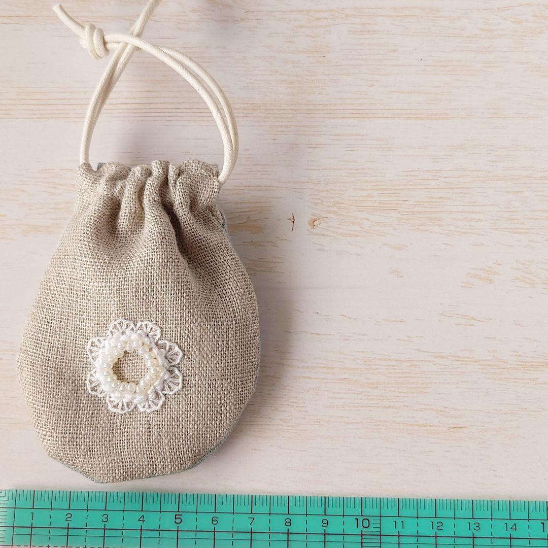 ちっちゃな巾着サシェ/詰替えタイプ【白糸刺繍】
