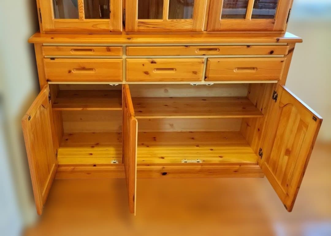 食器棚　カントリー　木製キャビネット　 ガラス扉