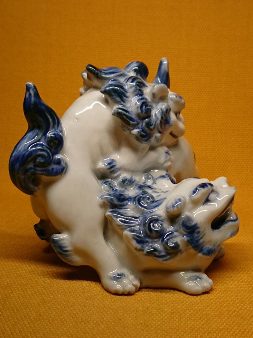 【美品】獅子　戯れ獅子　染付　磁器　置物　インテリア　工芸品　美術品　A3360