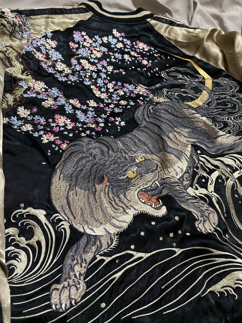 SATORI ２面用 日本限定 虎と桜刺繍 スカジャン レーヨン unisex