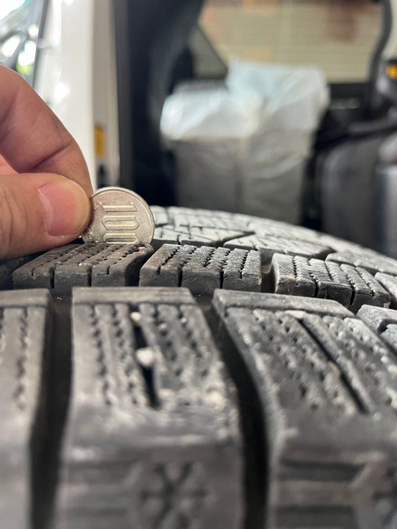 スタッドレスタイヤ 18インチ4本 ホイール付