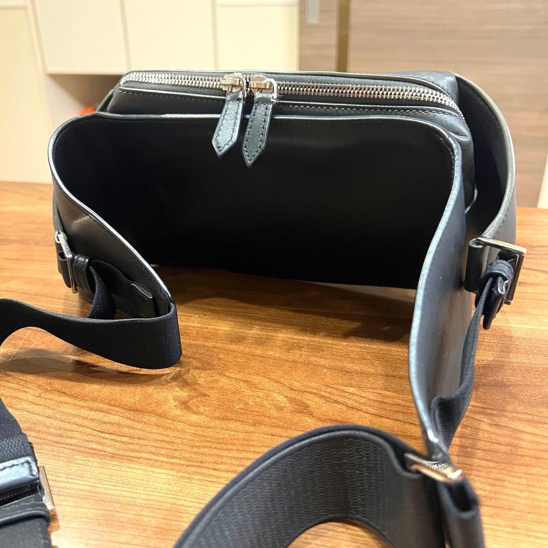 BALENCIAGA(バレンシアガ)ボディバッグ☆グレー