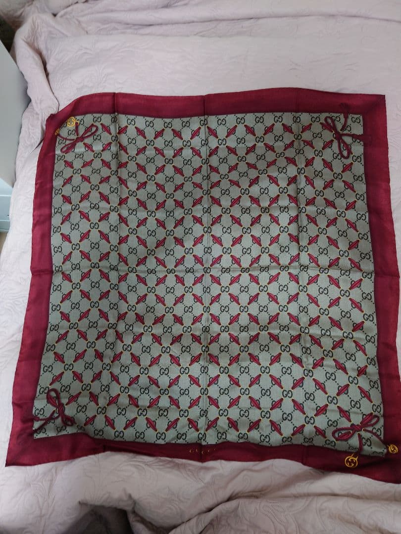 グッチ　 GGパターン シルクスカーフ＊GUCCI模様がエレガントで素敵＊