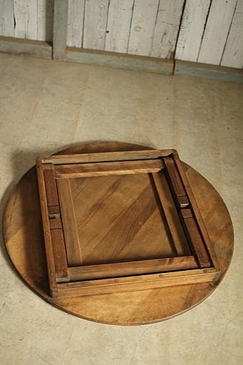 雰囲気の良い古い木製丸テーブル　ちゃぶ台　天然木　古家具　古民家　古道具