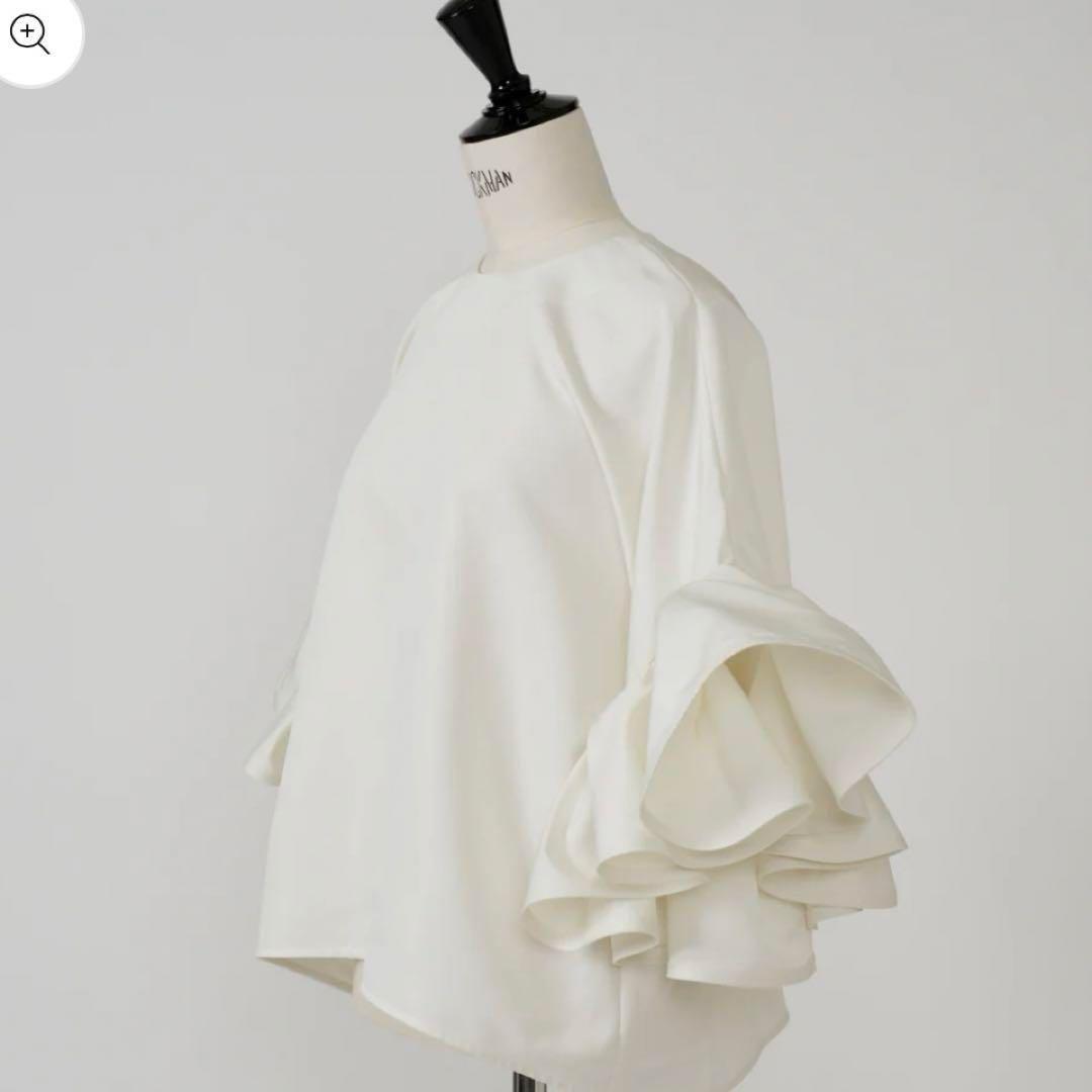 heve ドルマンラッフルスリーブブラウス白