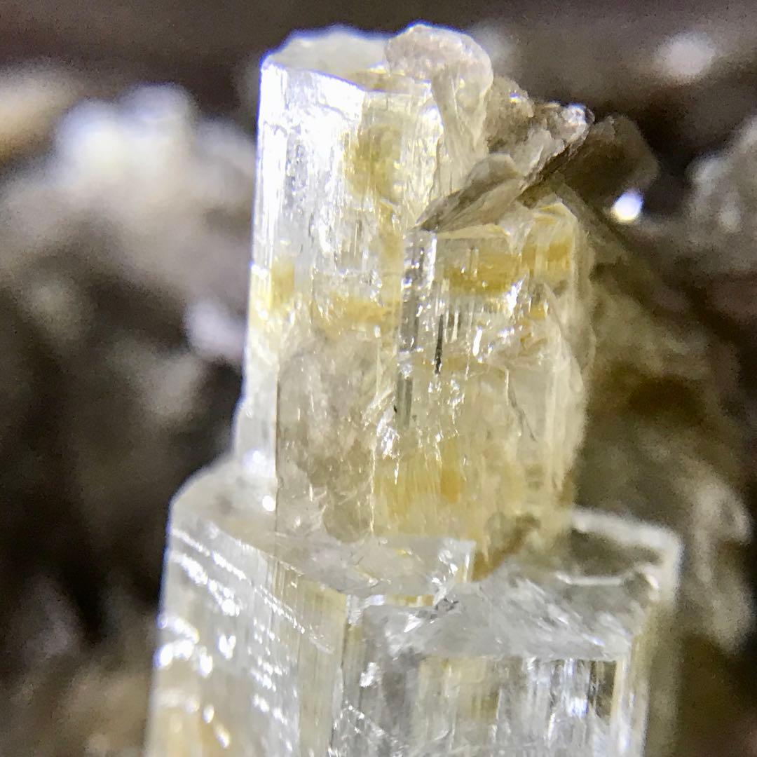 アクアマリン 原石 550ct 鉱物標本 天然石 パキスタン 一点もの レア