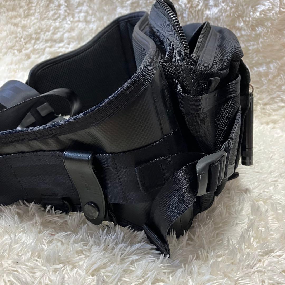 【かしら様ポーター　HEAT ウエストバッグ　ボディーバッグ　マグライト