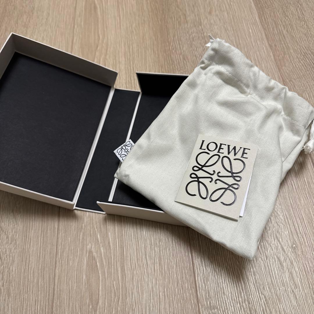 新品未使用LOEWE 二つ折り財布 ブラック