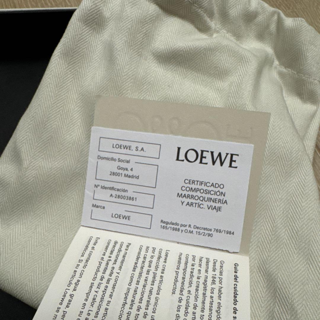 新品未使用LOEWE 二つ折り財布 ブラック