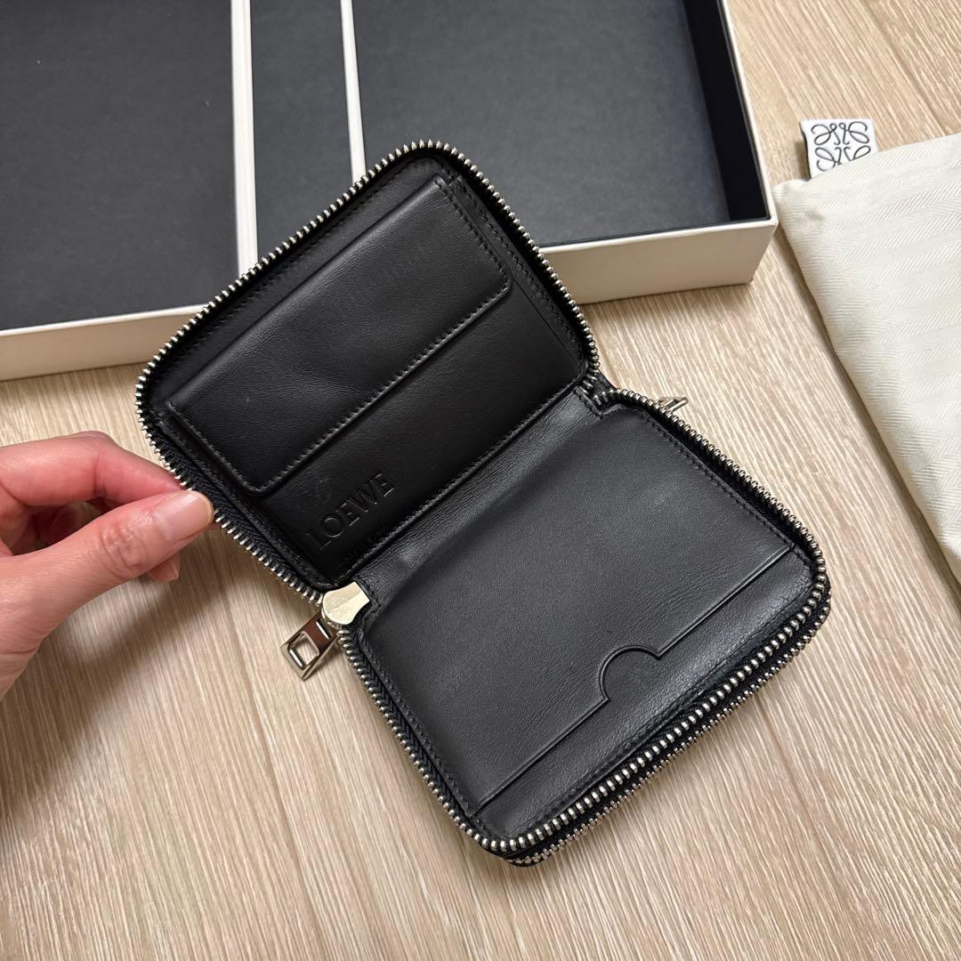 新品未使用LOEWE 二つ折り財布 ブラック