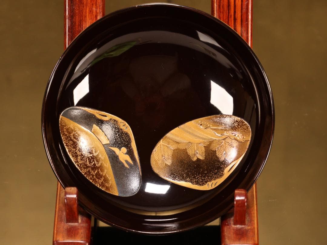BK423　時代輪島塗　図替り　貝尽くし図金蒔絵　吸物椀　二客　木製　懐石 菓子