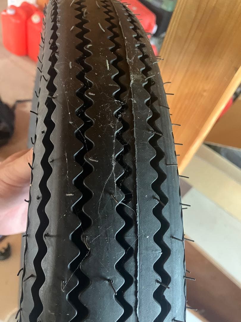 sr400 ロードスターtire 4.00-18 オンロードタイヤ