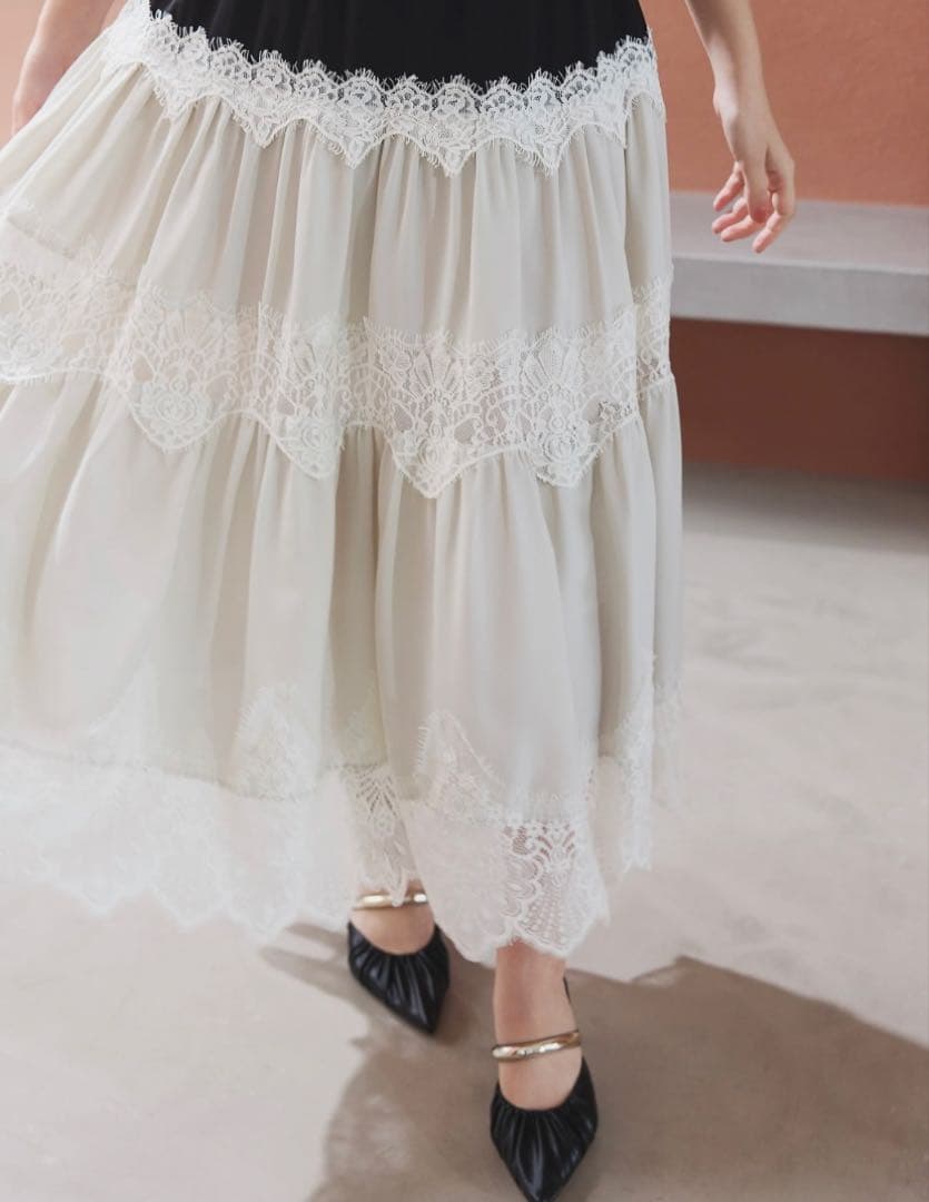 スーツ・フォーマル・ドレス Isa Tiered Lace Cami Dress herlipto