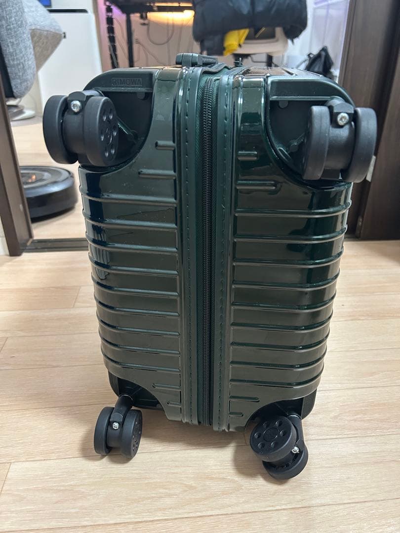 [RIMOWA] リモワ エッセンシャル キャビンサイズ ラゲッジ（グリーン）