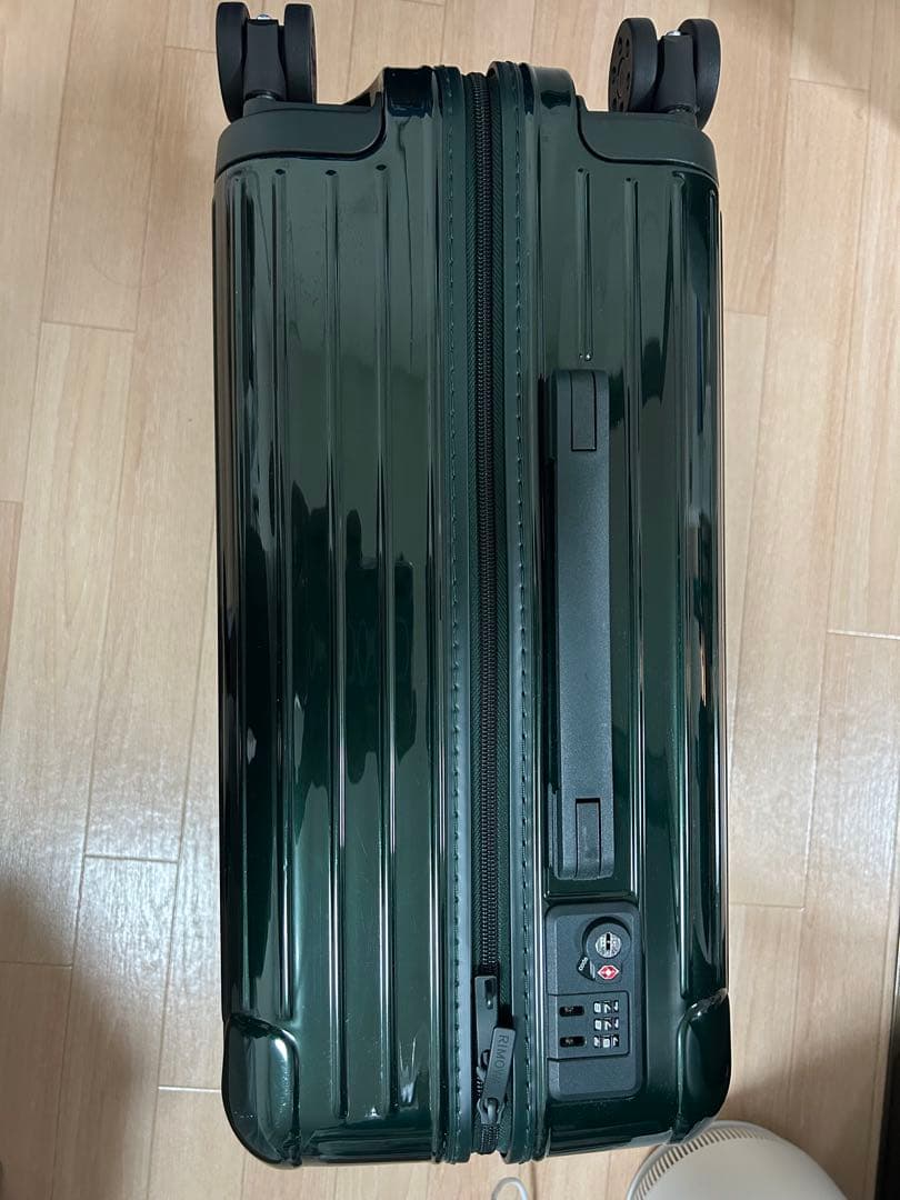 [RIMOWA] リモワ エッセンシャル キャビンサイズ ラゲッジ（グリーン）