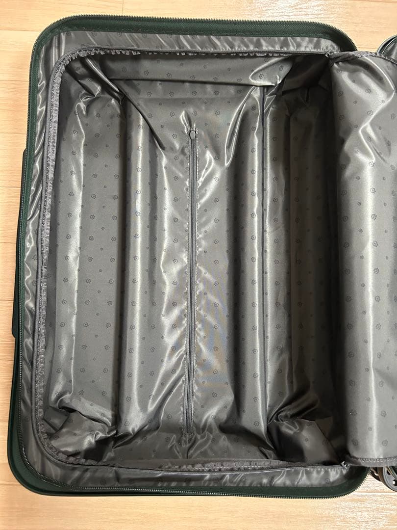 [RIMOWA] リモワ エッセンシャル キャビンサイズ ラゲッジ（グリーン）