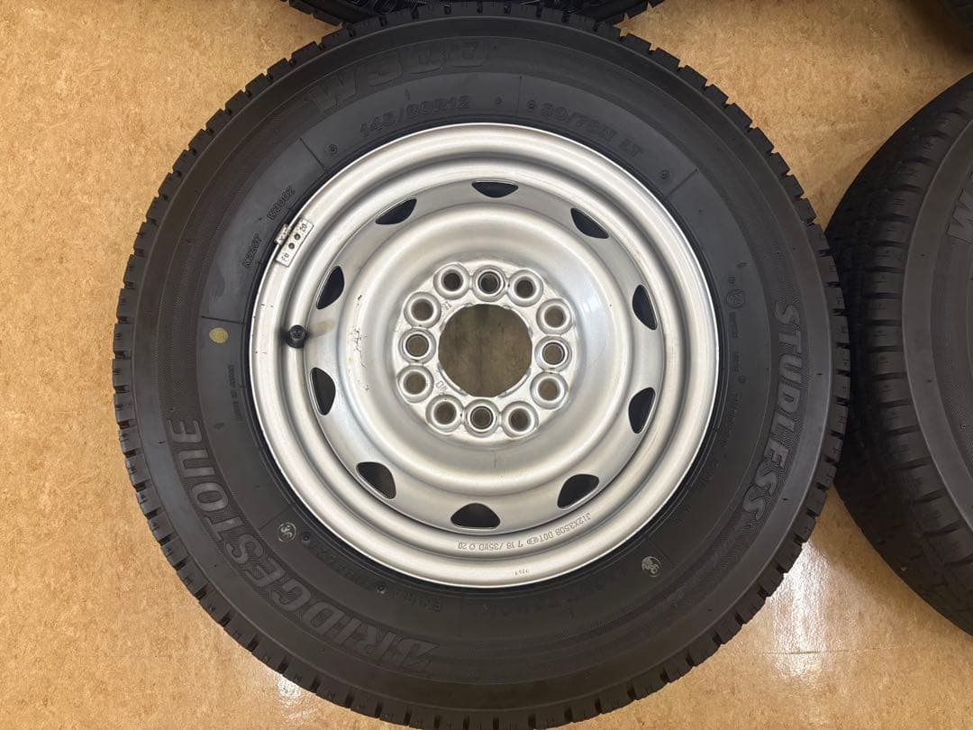 ブリヂストンスタッドレスタイヤ(鉄ホイール)145/80R12ハイゼット