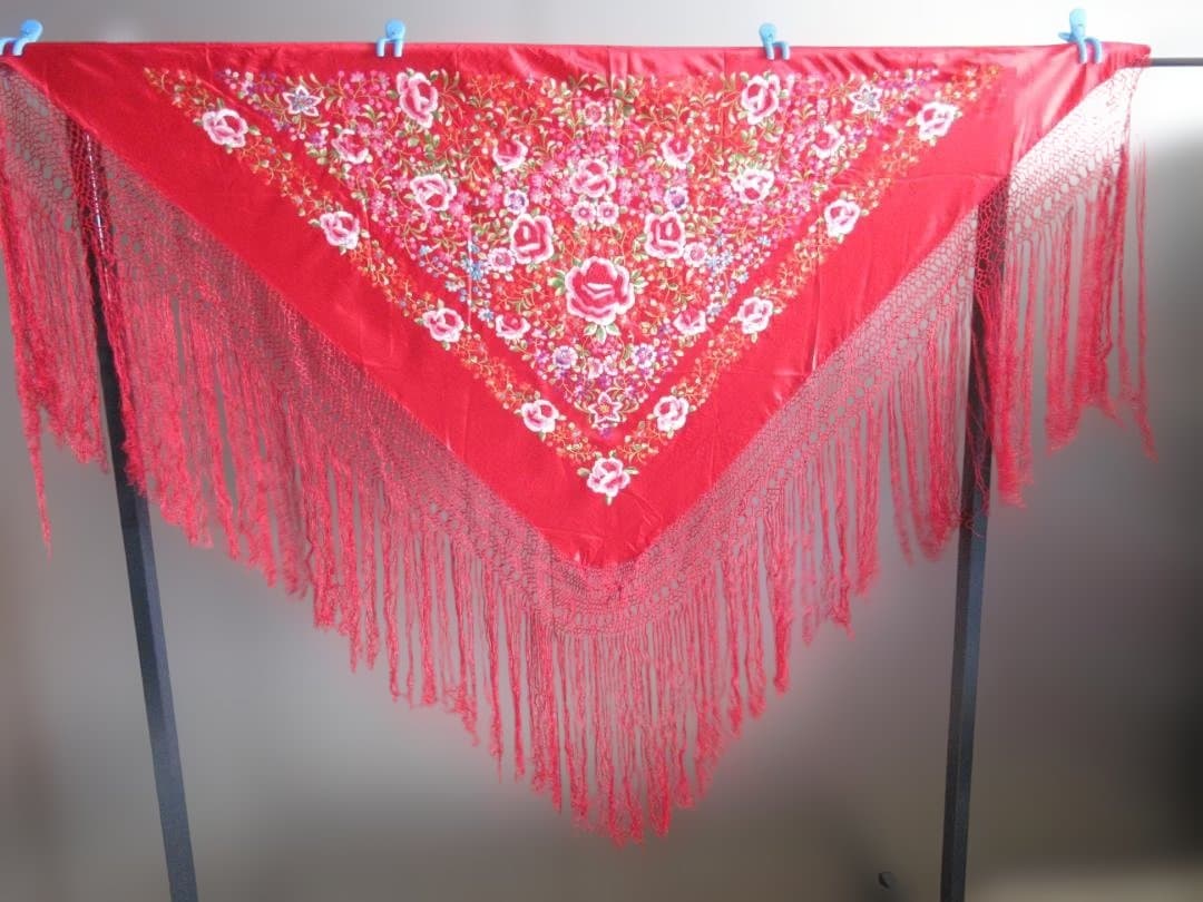 フラメンコ花柄刺繍三角マントン