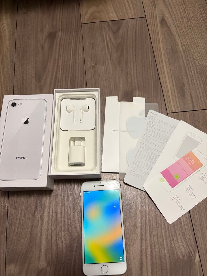 iPhone8 シルバー