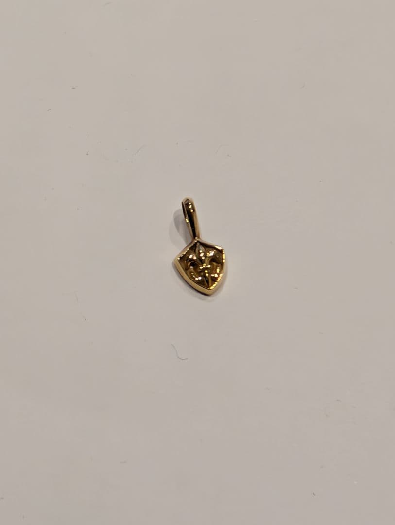 １８金　チャーム