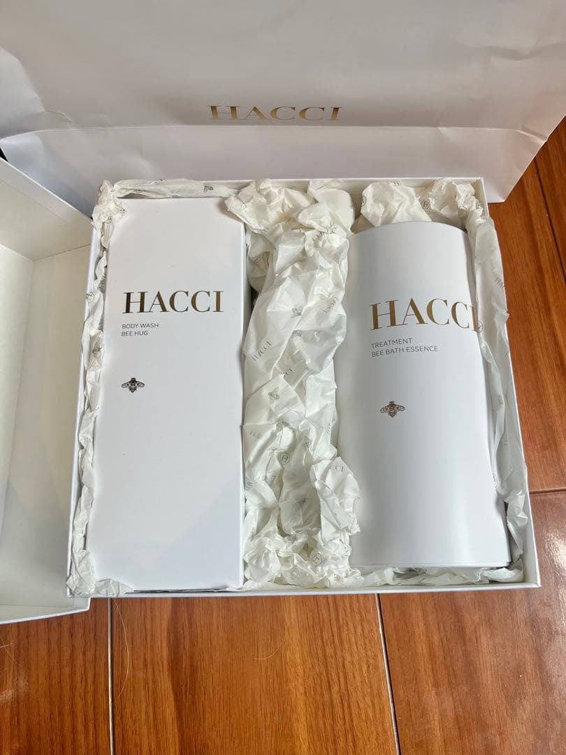 HACCI ボディーウォッシュビーハグ & トリートメントビーバスエッセンス