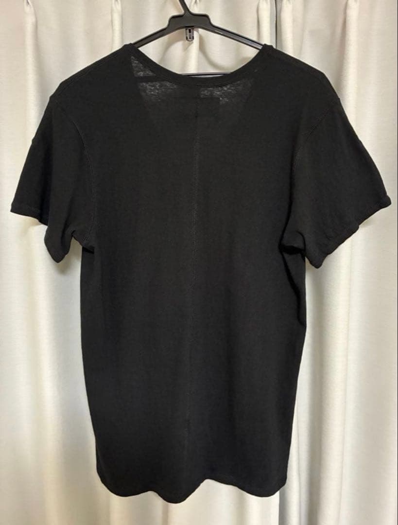 share spirit ＶネックTシャツ　プリント　 HYDE