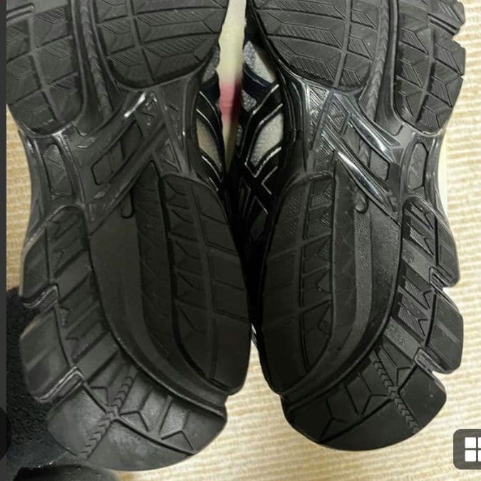 ASICS GEL-KAYANO 20 × UNAFFECTED　27..0cm