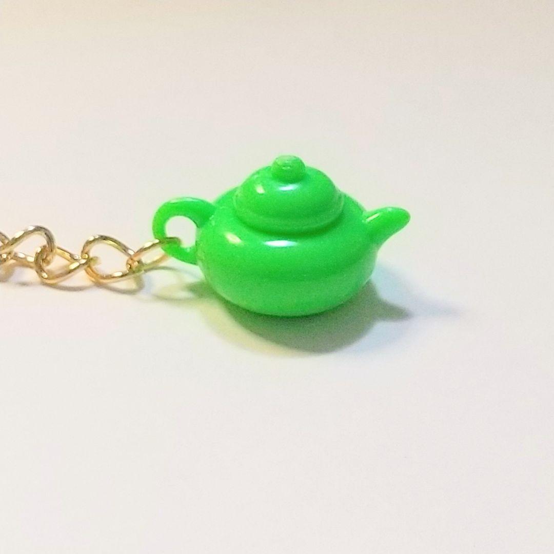 SOLD◆ハンドメイド 引き揃え糸 タッセル チャーム ケーキ レトロ ポップ