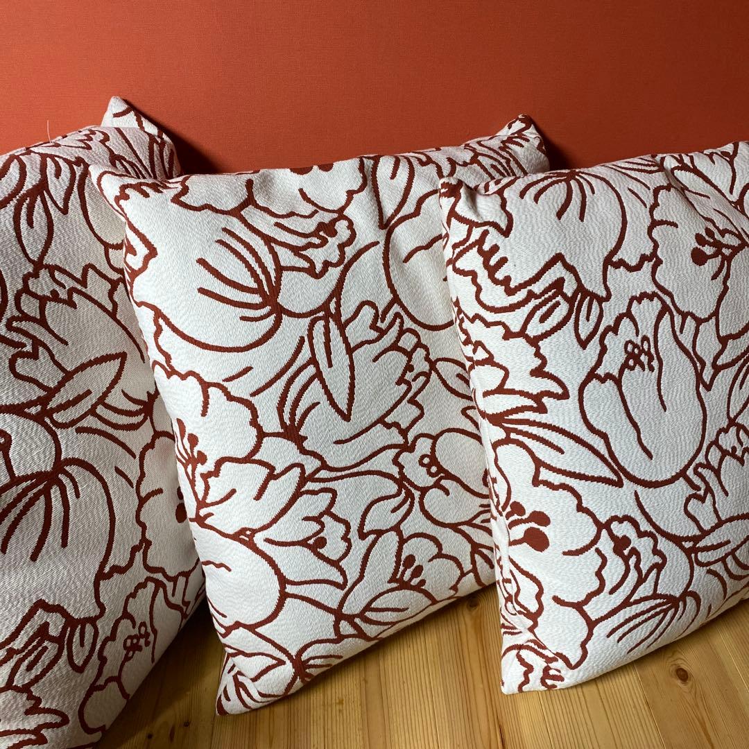 エスティック　羽毛　フェザークッション　60✖️60センチ　高級クッションカバー