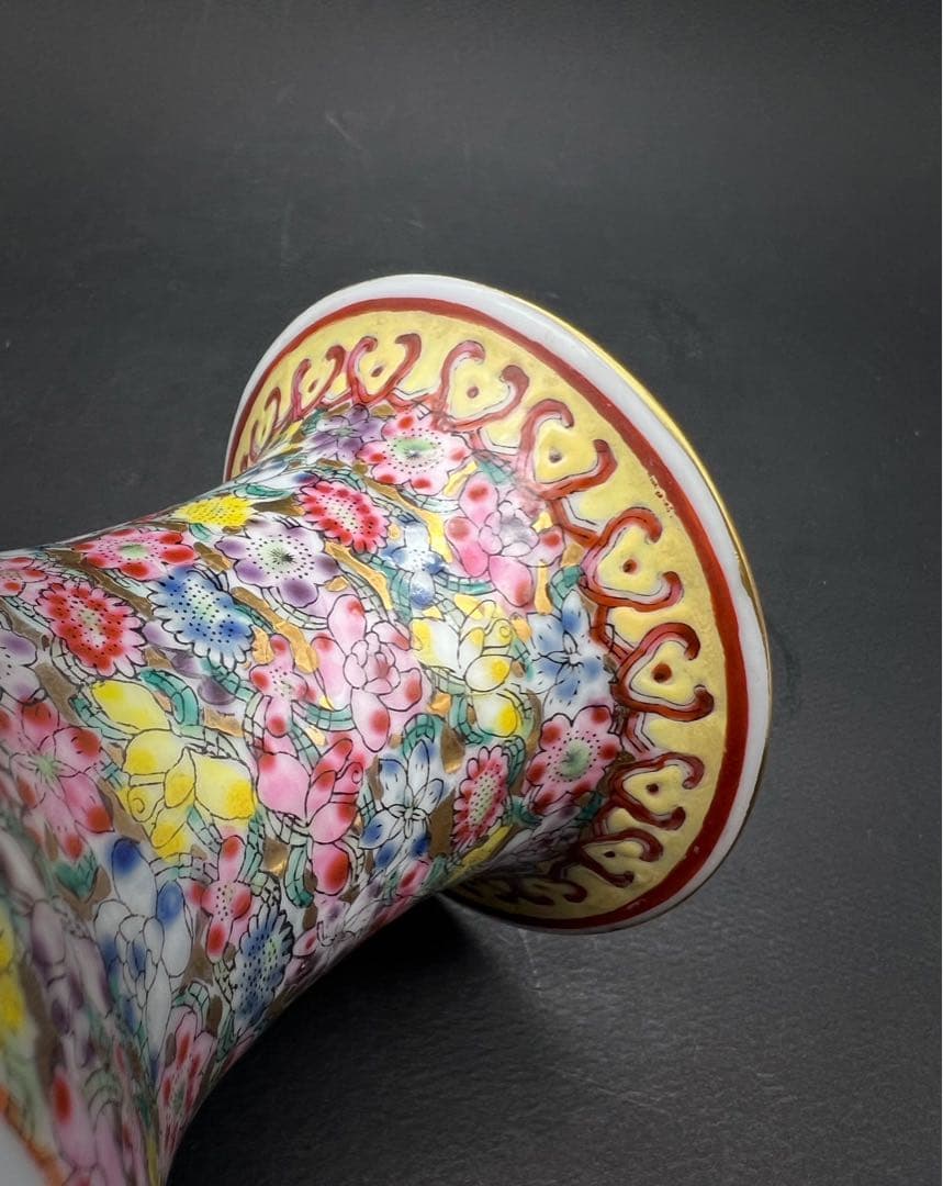 中国美術 古玩 萬花錦地 仕女紋樣 大花瓶 大清乾隆年製