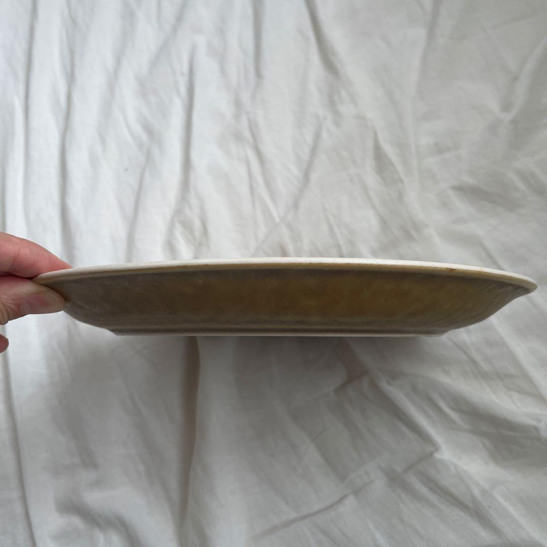 クイストゴー　ディナープレート　レリーフ