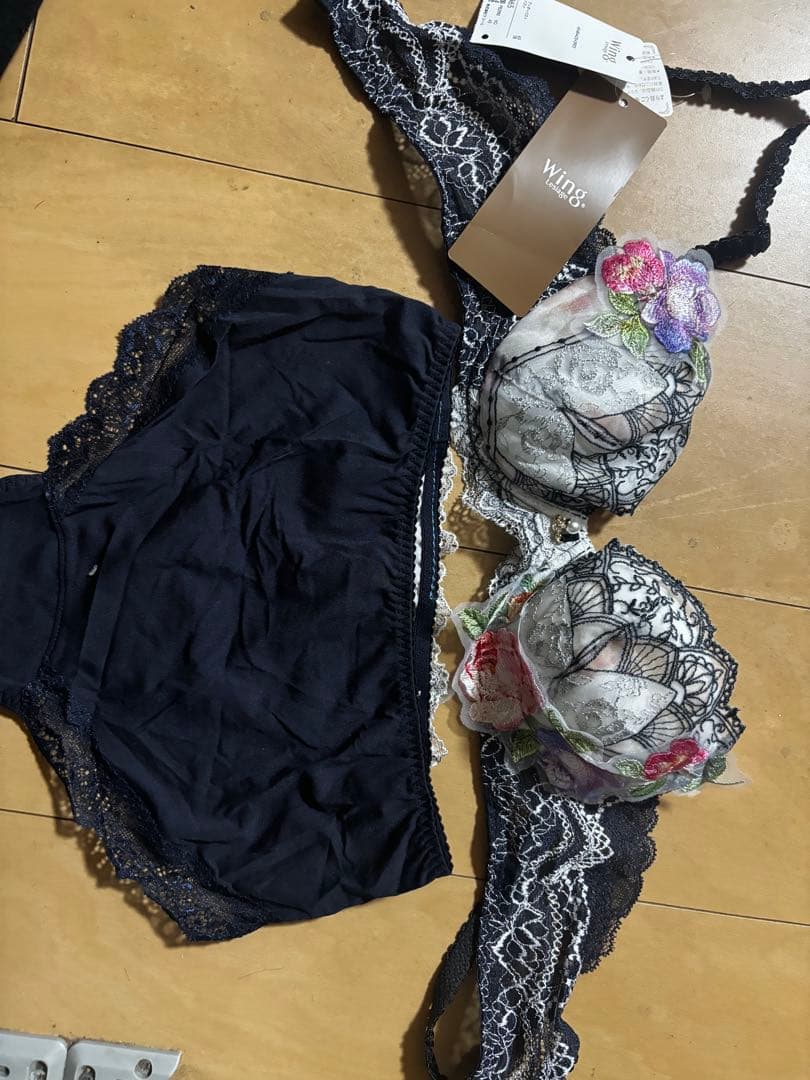 専用新品タグ付き！赤、ネイビーwing の2セット