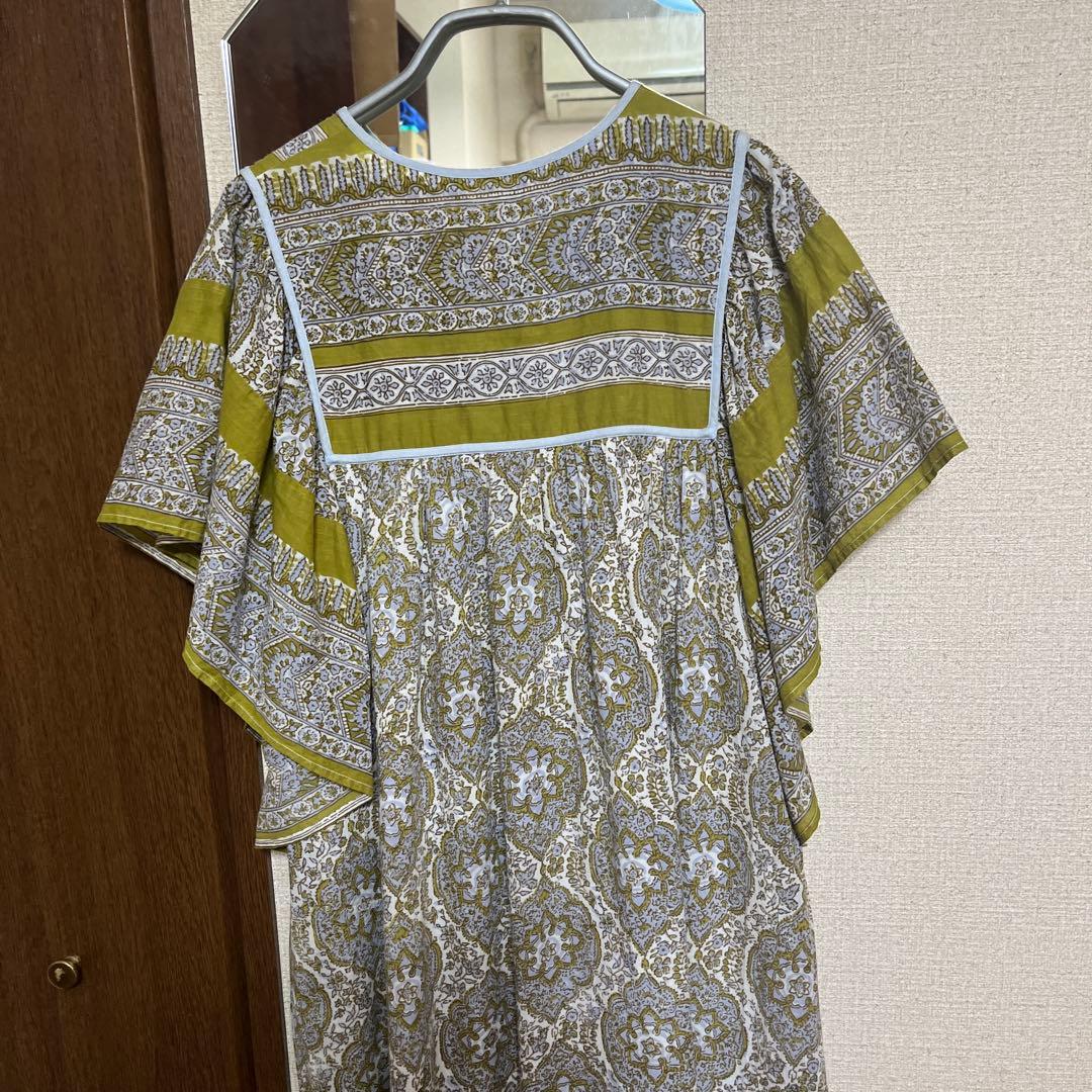 お値引き❣️ne Quittez pas アラベスク柄 フレアスリーブ浜島直子さん