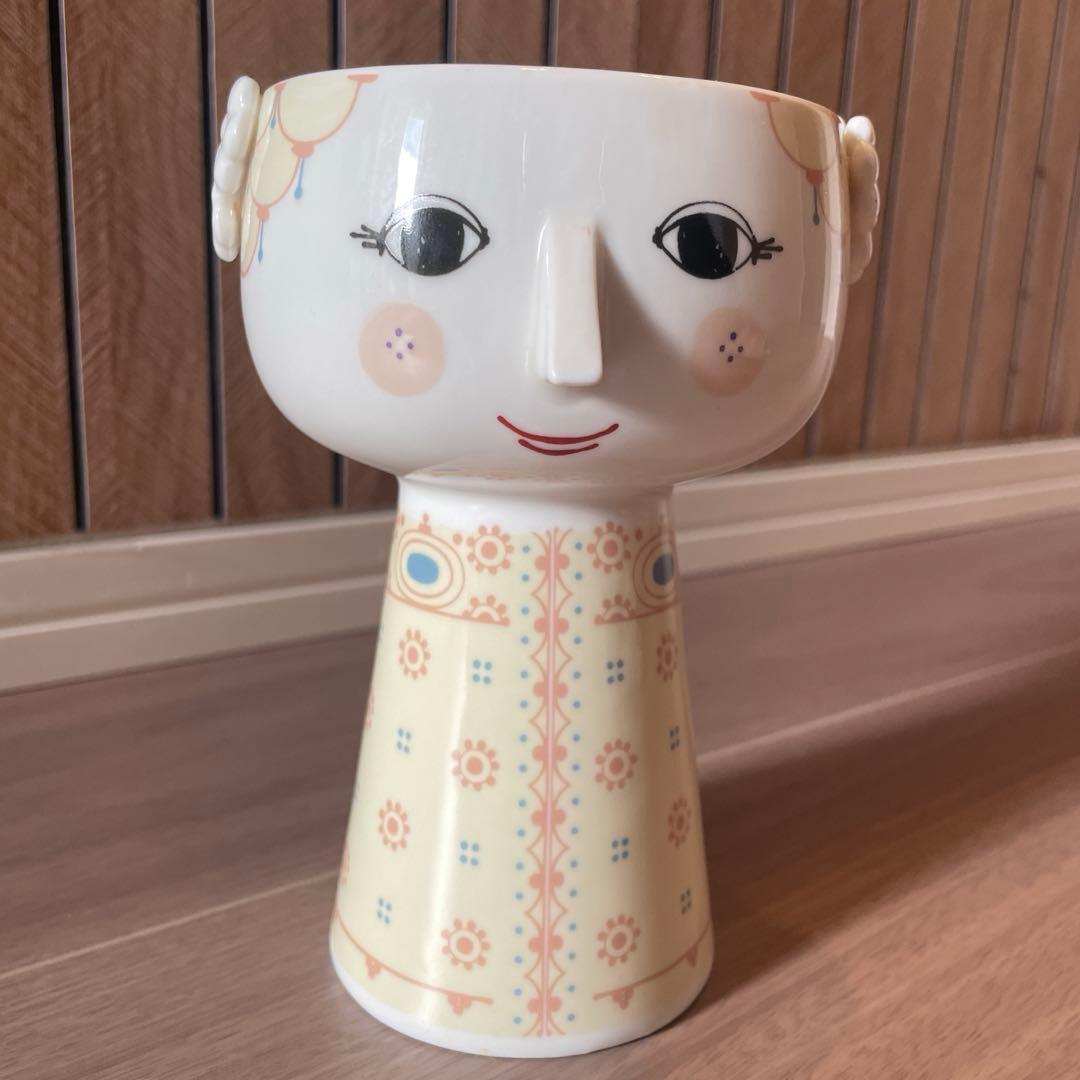 ビヨン・ヴィンブラッド フラワーベース　ソフトイエロー