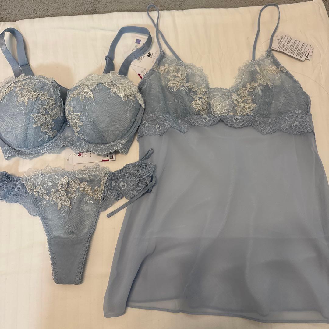 c*a様 お値下げ中F65ワコール パルファージュ ブラ&ショーツ キャミソール