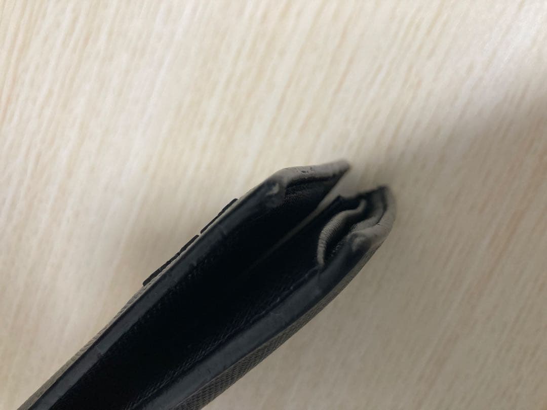 プラダ　サフィアーノ2つ折り財布