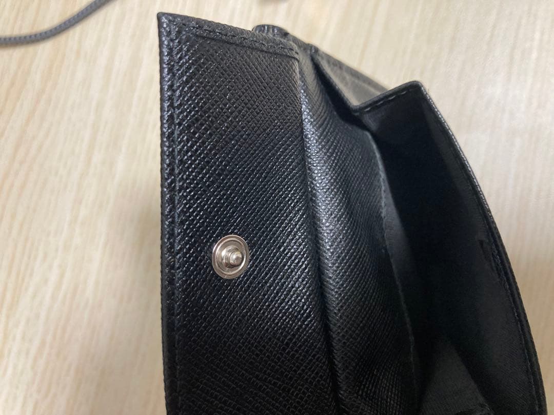 プラダ　サフィアーノ2つ折り財布