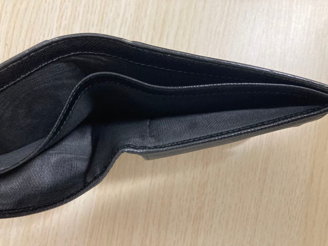 プラダ　サフィアーノ2つ折り財布